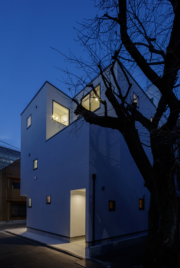 港区「白継/Shirotsugi」の狭小住宅 完成写真